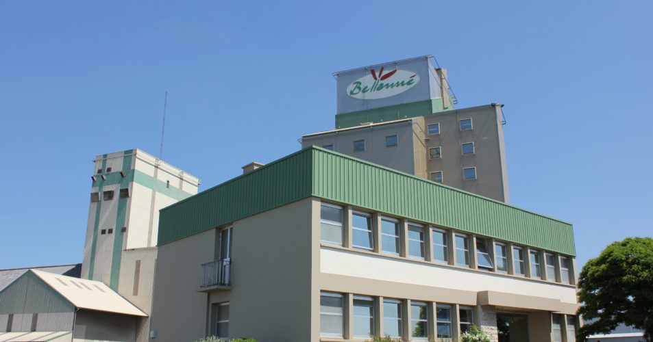 Bureaux de Bellanné négoce agricole, l'usine et les silos